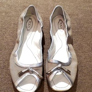 Tod's open toe silver ballet flats size 10  NEW